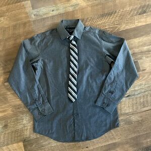 Van Heusen dress shirt and tie